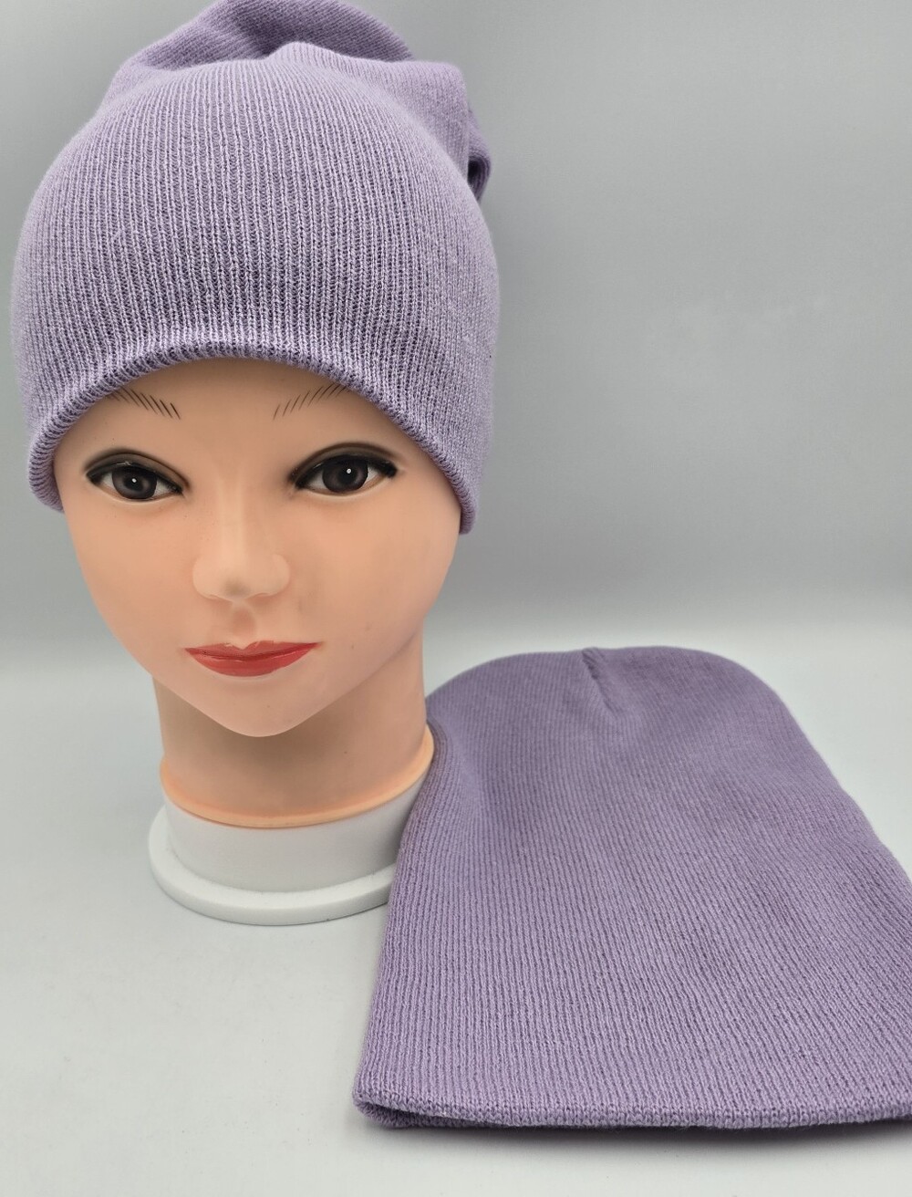 NWOT 2 Unbranded Lavender/ Purlple Acrylic Solid Knit Beanie